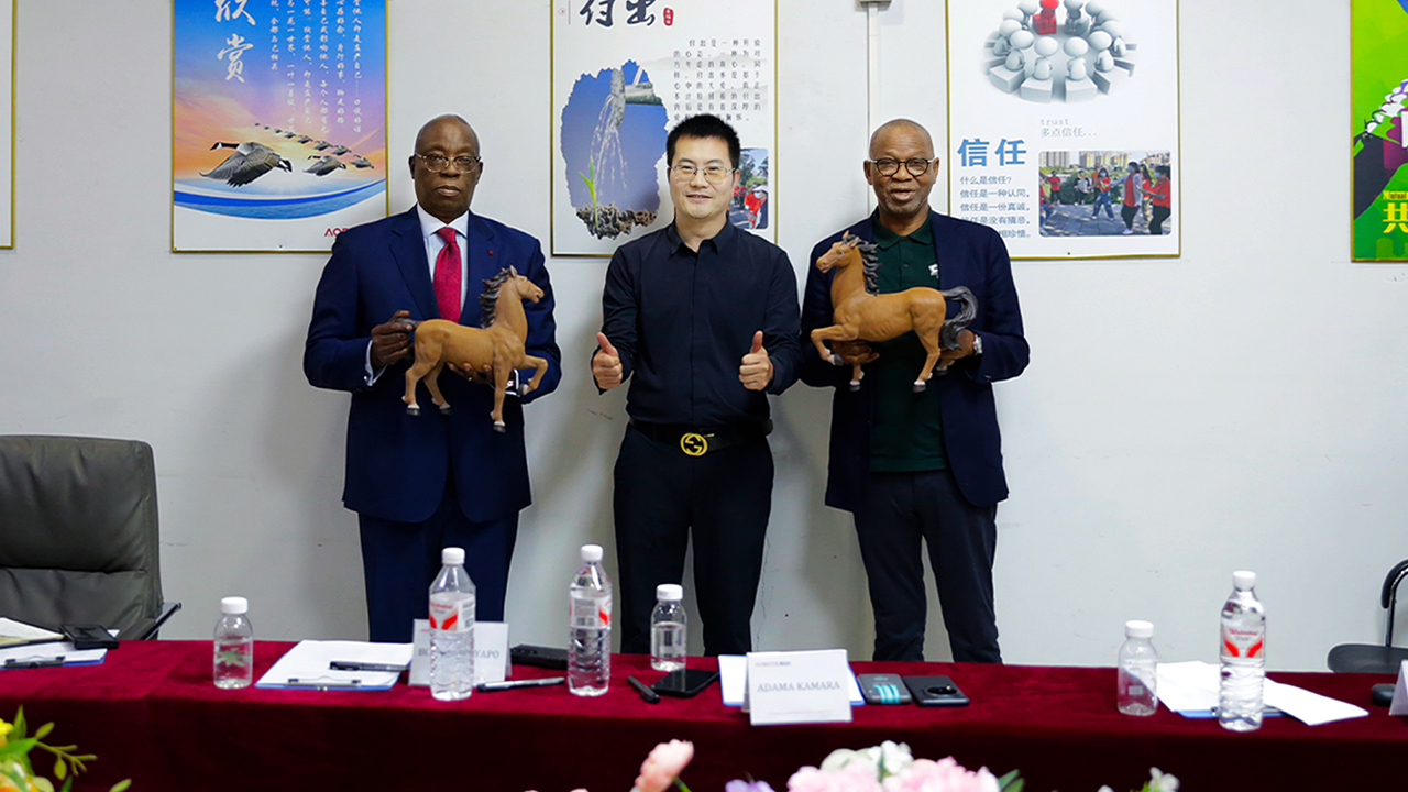 Expanding into West Africa: A Customer from Côte d'Ivoire Visits AOBOTE Factory