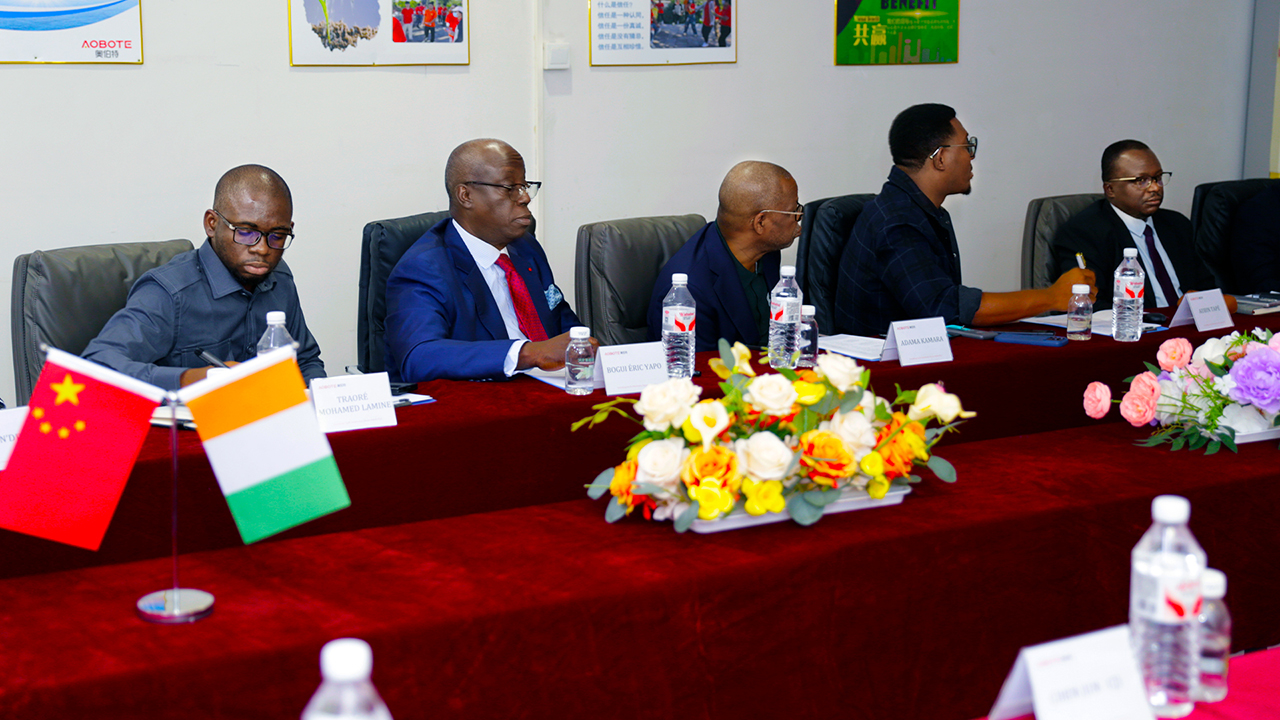 Expanding into West Africa: A Customer from Côte d'Ivoire Visits AOBOTE Factory